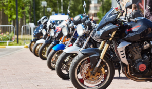 Guia completo: como escolher motos automáticas para iniciantes