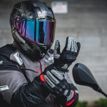 Essenciais do equipamento de segurança para pilotos de moto