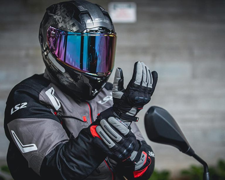 Essenciais do equipamento de segurança para pilotos de moto